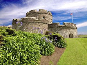 <b class=qtipBold><figcaption>St Mawes Castle N070928</figcaption></b><br>ST MAWES CASTLE, Cornwall. A low view point of the castle from the south west.<br><em>© Historic England</em> St Mawes Castle N070928