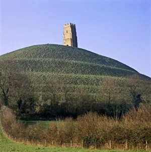 Travel South West England Collection: St Michaels Tower, Glastonbury Tor K020564