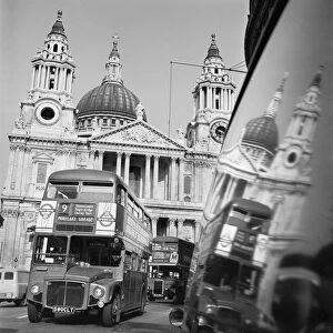 Stuart Collection: St Pauls Cathedral a077337