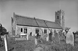 Grave Yard Collection: Thatching a church, Suffolk BB98_14595