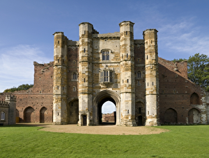 <b class=qtipBold><figcaption>Thornton Abbey Gatehouse N080291</figcaption></b><br>THORNTON ABBEY, North Lincolnshire. View of the Gatehouse taken from the east.<br><em>© Historic England</em> Thornton Abbey Gatehouse N080291