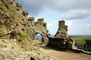 Romantic Ruins Gallery: Tintagel Castle K980782