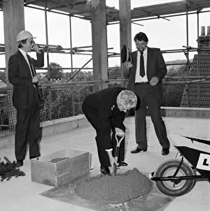 Engineering and Construction Collection: Topping out JLP01_09_871001