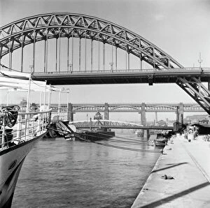Bridges Collection: Tyne bridges, Newcastle a55_04312