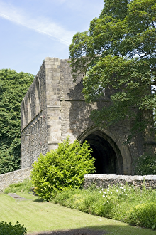 <b class=qtipBold><figcaption>Whalley Abbey Gatehouse N100177</figcaption></b><br>WHALLEY ABBEY GATEHOUSE, Lancashire. Exterior view of the 14th century Gatehouse.<br><em>© Historic England</em> Whalley Abbey Gatehouse N100177