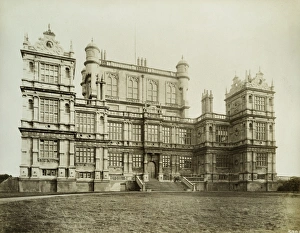 <b class=qtipBold><figcaption>Wollaton Hall BL05881</figcaption></b><br>WOLLATON HALLl, Nottinghamshire. Exterior of Wollaton Hall from the entrance front. Photographed in 1885 by Bedford Lemere.<br><em>© Historic England</em> Wollaton Hall BL05881