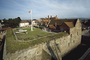 <b class=qtipBold><figcaption>Yarmouth Castle K971903</figcaption></b><br>YARMOUTH CASTLE, Isle of Wight. View from ferryboat bridge.<br><em>© Historic England</em> Yarmouth Castle K971903