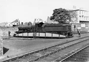 Station Collection: Cheltenham Spa St James turntable, 1933