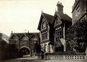 Gatehouse Collection: The Abbey Gateway, Malvern, Worcestershire
