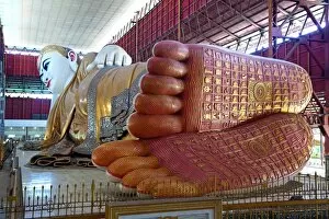 Pagoda Gallery: Chauk Htat Gyi Pagoda reclining Buddha, Yangon, Myanmar