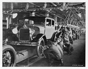 <b class=qtipBold><figcaption>Ford Assembly Line 1930</figcaption></b><br>The Ford Assembly line in 1928<br><em>© Mary Evans Picture Library 2015 - https://copyrighthub.org/s0/hub1/creation/maryevans/MaryEvansPictureID/10083261</em> Ford Assembly Line 1930