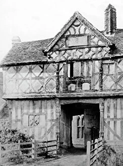 Gatehouse Collection: The Gatehouse, Stokesay Castle, early 1900s