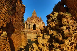 Pagoda Gallery: Shwe Leik Too Pagoda in Bagan, Myanmar (Burma)