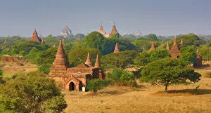 Pagoda Gallery: Temples and pagodas on the Plain of Bagan, Myanmar
