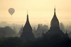 Pagoda Gallery: Asia, Burma, (Myanmar), Pagan (Bagan) Hot