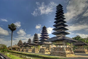 Pagoda Gallery: Indonesia, Bali, Mengwi. Scenic of Pura