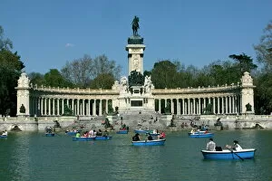 Seated Gallery: Alfonso XII monument, Retiro Park, Madrid, Spain, Europe