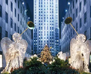 : Christmas Wall Art & Decor Collection