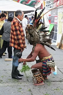 Mexico City Collection: Aztec folk healer, shaman practising spiritual cleansing, Zocalo, Plaza de la Constitucion