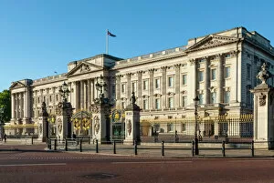 Buckingham Palace, near Green Park, London, England, United Kingdom, Europe