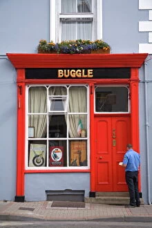 Munster Collection: Buggles Pub, Kilrush Town, County Clare, Munster, Republic of Ireland, Europe