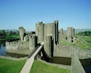 Towering Gallery: Caerphilly Castle