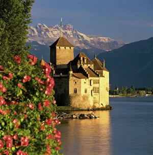 Castle Gallery: Chateau de Chillon (Chillon Castle) on Lake Geneva, Veytaux, Vaud Canton, Switzerland