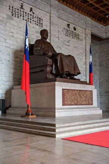 Taiwanese Collection: Chiang Kai-Shek statue in the Chiang Kai-Shek Memorial Hall, Taipei, Taiwan, Asia