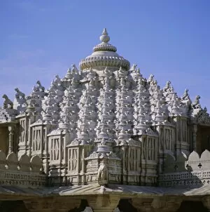 Indian Architecture Gallery: Close up of the main dome of the Jain Temple