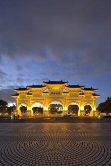 Taiwanese Collection: Freedom Square Memorial arch, Chiang Kaishek Memorial Grounds, Taipei, Taiwan, Asia