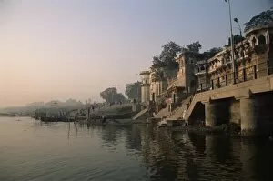 Indian Architecture Gallery: Ghats along the River Ganges (Ganga)