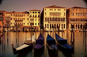 Sun Rise Gallery: Gondolas and houses