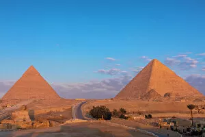 Ancient Egyptian Culture Collection: The Great Sphinx of Giza and The Pyramid of Khafre and Great Pyramid, UNESCO World Heritage Site