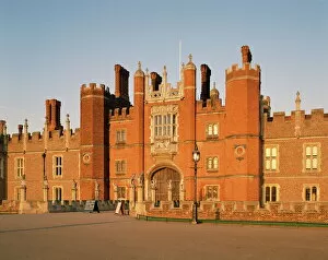 Manor Collection: Hampton Court Palace, Greater London, England, United Kingdom, Europe
