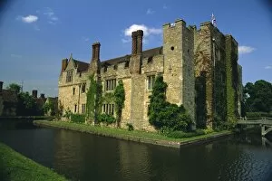 Medieval Collection: Hever Castle (1270-1470), childhood home of Anne Boleyn, Edenbridge, Kent