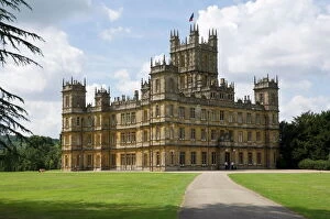 Trending Pictures: Highclere Castle (Downton Abbey)