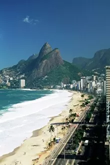 Leisure Activity Gallery: Ipanema beach, Rio de Janeiro, Brazil, South America