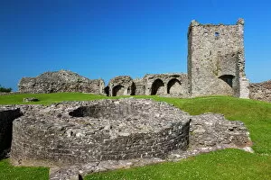 Old Ruins Collection: Llansteffan Castle, Carmarthenshire, Wales, United Kingdom, Europe