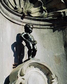 Belgium Collection: Manneken Pis Statue, Brussels, Belgium