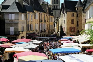 Medieval Gallery: Market day in Place de la Liberte, Sarlat, Dordogne, France, Europe