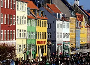 Restaurant Collection: Nyhavn (New Harbour), busy restaurant and bar area, Copenhagen, Denmark, Scandinavia, Europe
