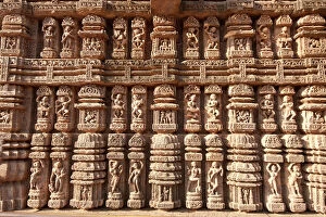 Temples Gallery: Ornate erotic carvings on 13th century Konarak Sun temple, UNESCO World Heritage Site, Konarak