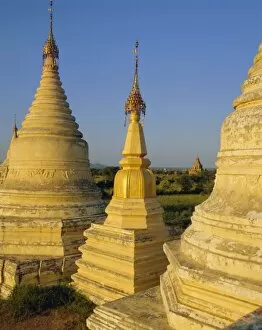 Pagoda Collection: Pagodas, Bagan (Pagan), Myanmar (Burma)