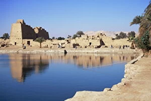 Egypt Collection: Sacred pool, Temple of Karnak, UNESCO World Heritage Site, Thebes, Egypt