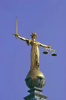 Intricate Gallery: The Scales of Justice above the Old Bailey Law Courts, Inns of Court, London, England, UK