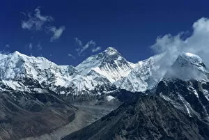 Nepal Collection: Snow-capped Mount Everest
