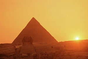 Egypt Gallery: Sphinx and Kefren (Chephren) pyramid, Giza, UNESCO World Heritage Site