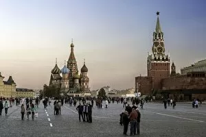 St. Basils Cathedral and the Kremlin in Red Square, UNESCO World Heritage Site, Moscow