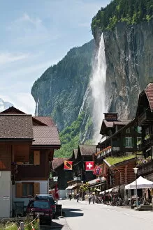 Villages Collection: Staubbach Falls in Lauterbrunnen, Jungfrau Region, Switzerland, Europe