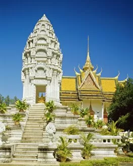 Stair Gallery: Stupa of Sihanouks daughter, Royal Palace, Phnom Penh, Cambodia